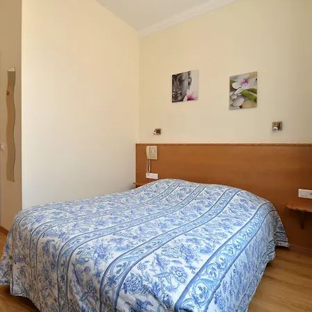 Restaurant Dontenville 2*