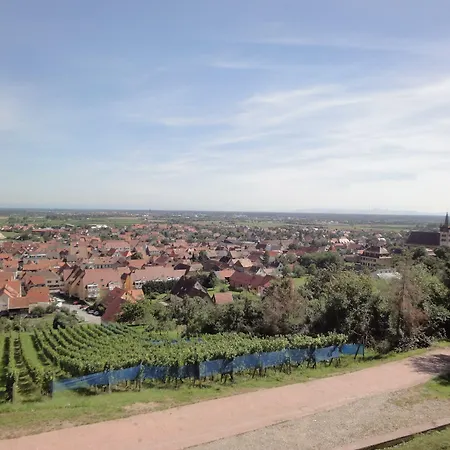 Otel Restaurant Dontenville 2*