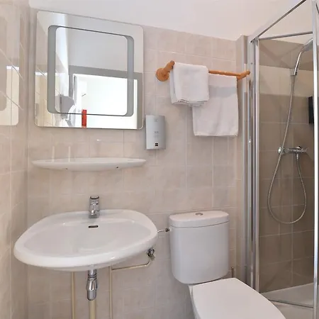 Restaurant Dontenville 2*