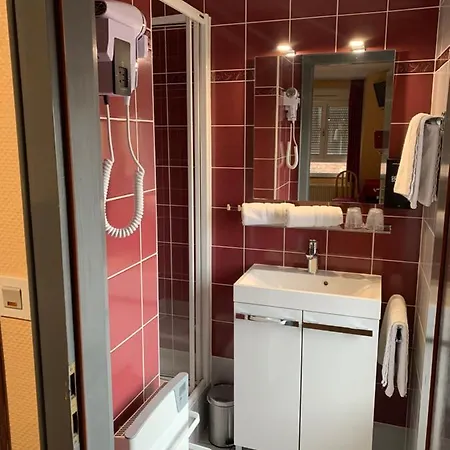 Otel Restaurant Dontenville Châtenois